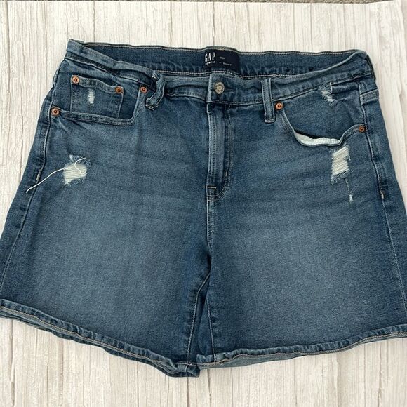 Gap Woman’s blue 5” denim shorts size 12 - Picture 1 of 5